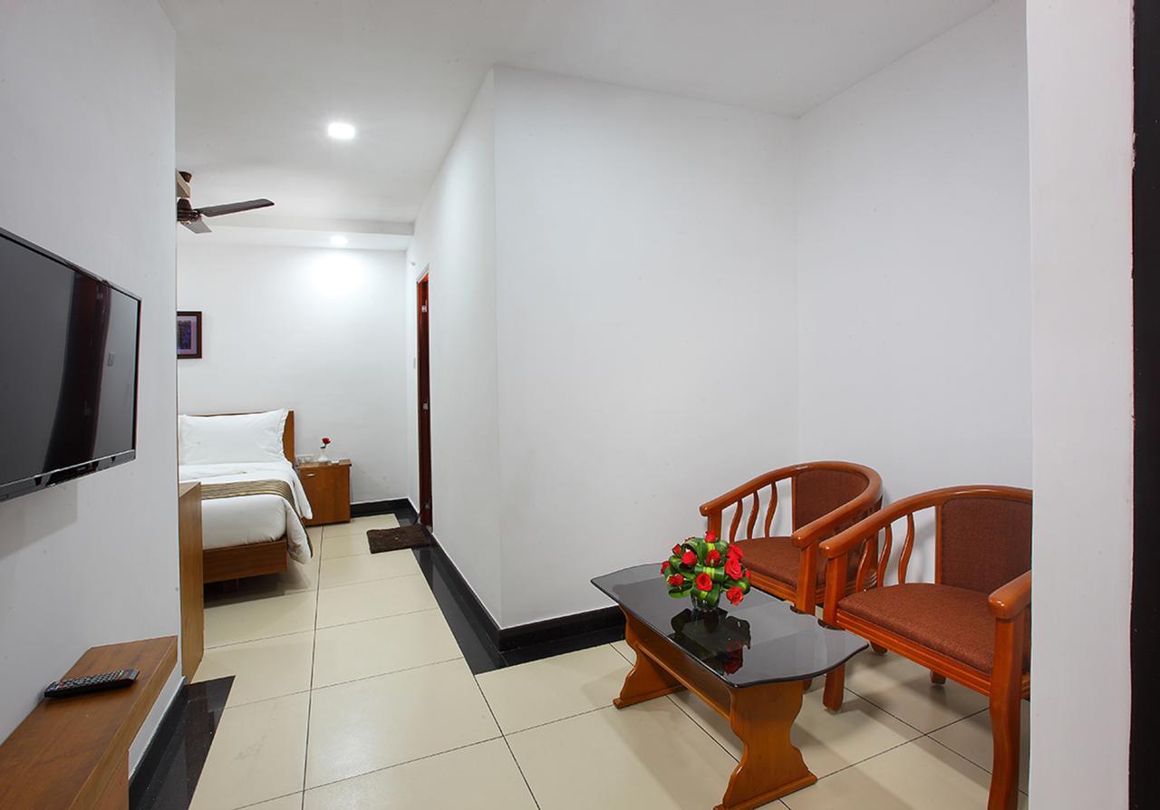 Pgs Inn Kochi Exterior photo
